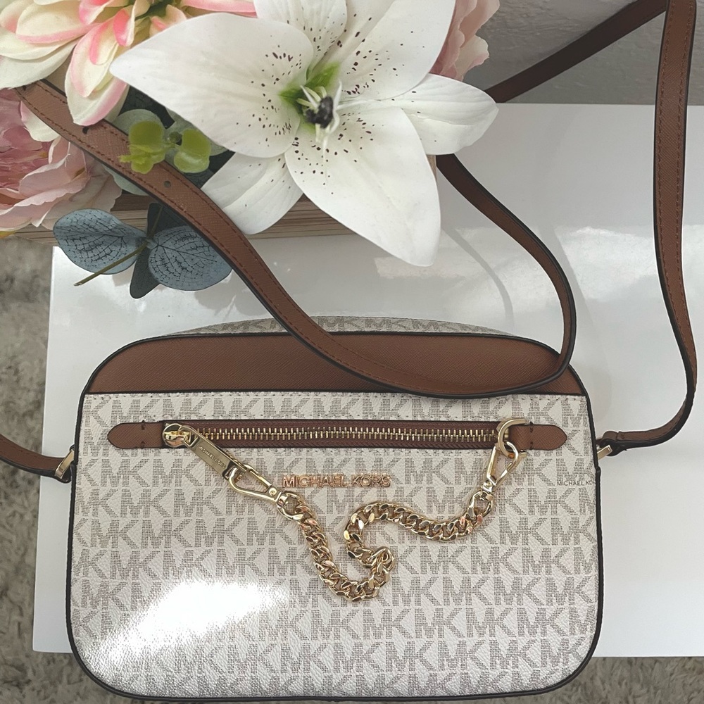 Michael Kors Jet Crossbody